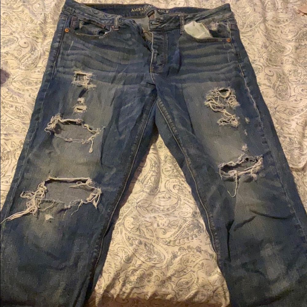American eagle distressed mom jeans